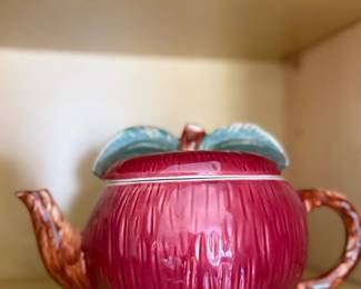apple teapot 