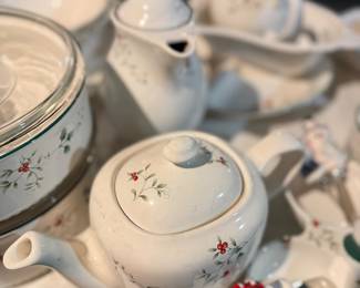 Pfaltzgraff  winterberry dishes 