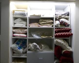 Linens & Accent Pillows