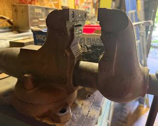 Bullet vise