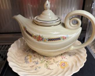 Aladdin teapot