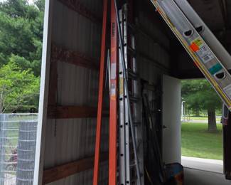 Large step ladder and extension ladder