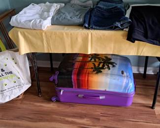 PANTS, LUGGAGE, DRYING RACK