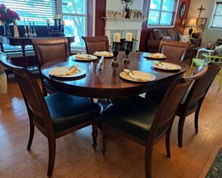 NICE DINING SET TABLE AND 6 CHAIRS