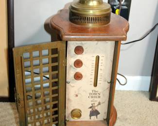 Town Crier Lantern Style Radio