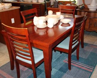 Kitchen Table & 4 Chairs