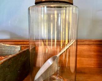 Antique Apothecary Jar Ponti