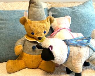sweet little quilted animals and baby bear 