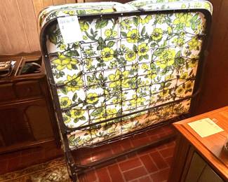 portable cot 