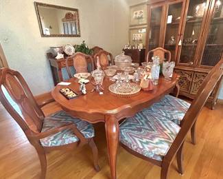 dining table 8 chairs 