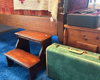 vintage luggage, bed steps 
