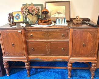 sideboard 