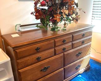 dresser with mirror 