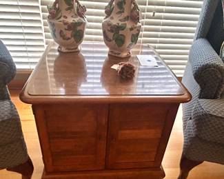 louvered end table 