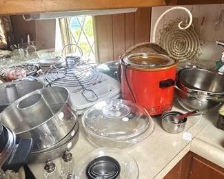 measures, s n p, bunt pans, crock pot 