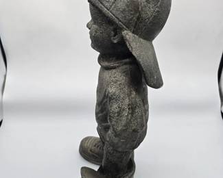 sde of figurine