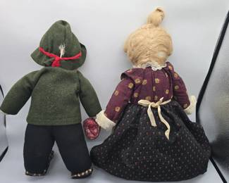 back of dolls