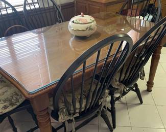Table w/6 windsor chairs