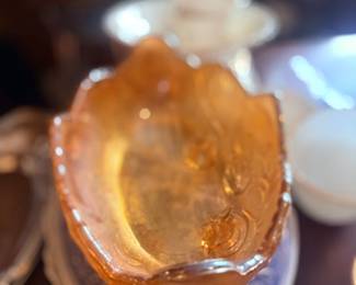 Amber glass shell-shaped candy dish