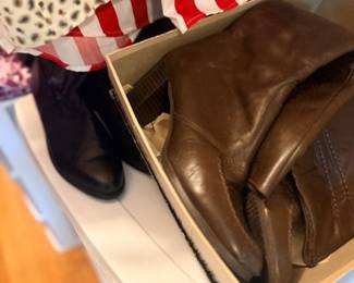 Women's leather boots