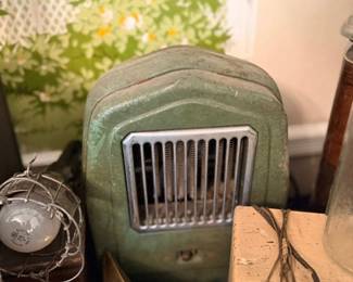 Vintage green Art Deco tabletop radio & brass star