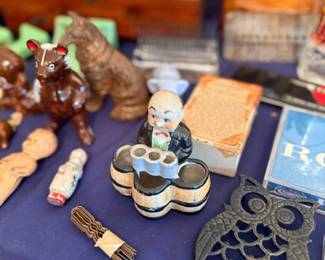 Vintage cast iron owl trivet, bear figurine & ceramic smalls