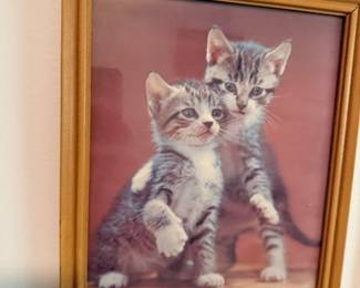 Framed vintage kitten print in gilt frame