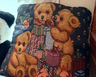 Vintage teddy bear tapestry throw pillow