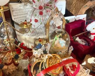 Vintage brass decor items and country wreath sign