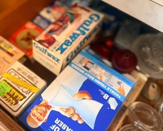Vintage Gulfwax boxes and household items