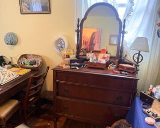 Antique dresser with mirror & vanity items