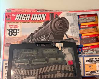 Vintage High Iron HO scale electric train set