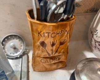 Kitchen caddy utensil holder with utensils