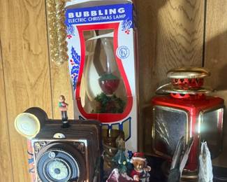 Bubbling electric Christmas lamp and holiday decor
