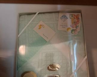 Vintage handkerchiefs, compact & pins