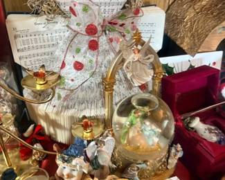 Vintage brass oil lamp and decorative items