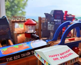 Thomas wooden railway playset pieces