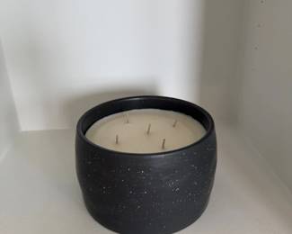 Black ceramic three-wick candle