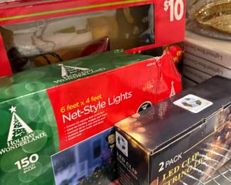 Net-style Christmas lights, boxed