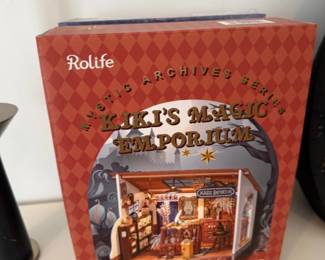 Rolife Kiki's Magic Emporium DIY model kit