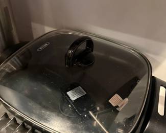 Electric skillet
