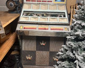 Vintage Seaburg jukebox; please message me if interested or text. 