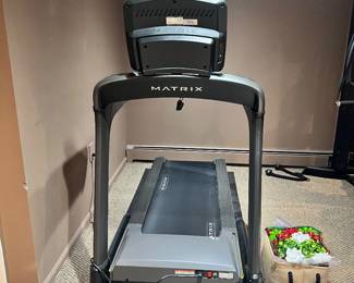 MATRIX TREADMILL