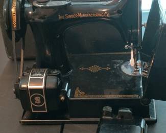 Singer Featherweight Sewing Machine
