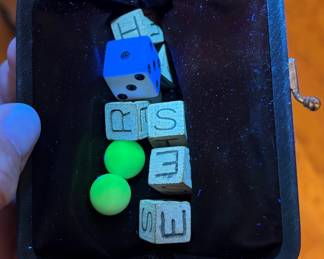 UV reactive marbles