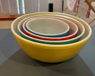 Pyrex mixing bowls