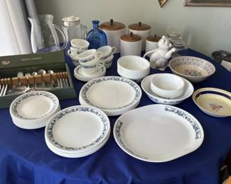 Corning Corelle set "Old Town Blue"; Wallace Stainless Steel set (1950s)