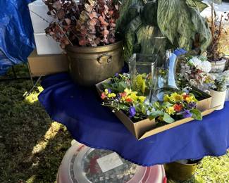Florals & Wreaths - including wreath boxes