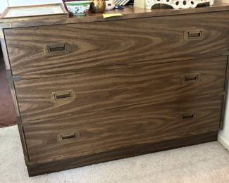 Dresser set
