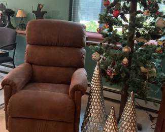 Lazy-Boy leather recliner - mercury trees -